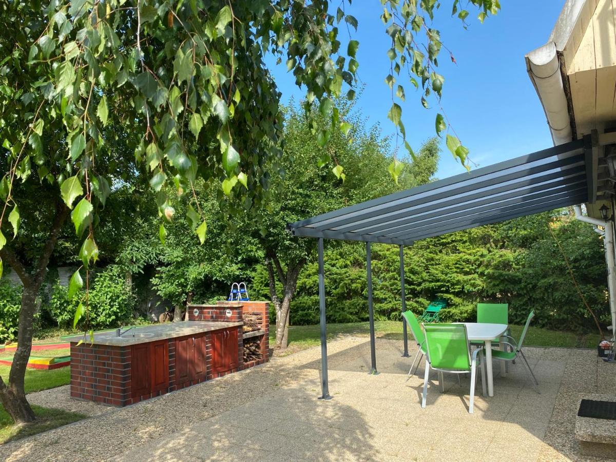 Domek Z Ogrodem Rowy (Pomerania) Exterior foto